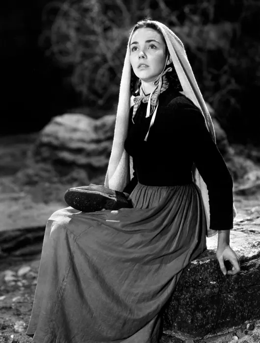 Framed Print : THE SONG OF BERNADETTE, Jennifer Jones, 1943. TM and Copyright 20th Century Fox Film Corp. All rights reserved. Courtesy: Everett Collection