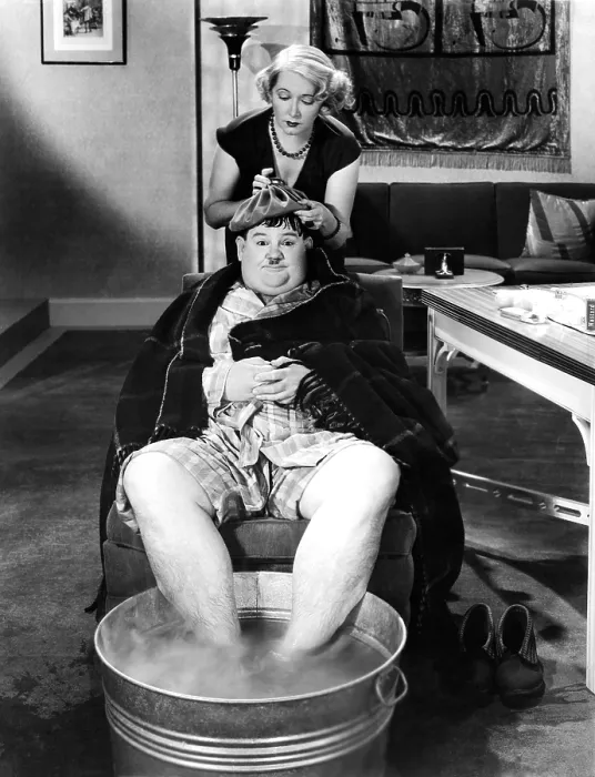 Framed Print : SONS OF THE DESERT, from top: Mae Busch, Oliver Hardy, 1933 sotd1933-fsct02(sotd1933-fsct02)