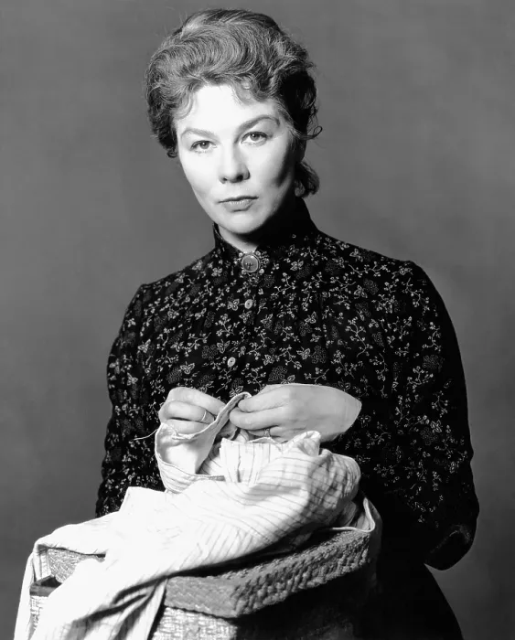Framed Print : SONS AND LOVERS, Wendy Hiller, 1960, 20th Century Fox, TM & Copyright  /  Courtesy: Everett Collection