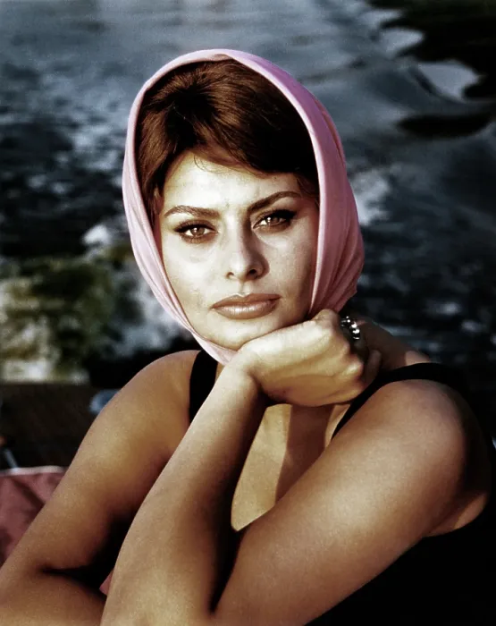 Framed Print : Sophia Loren, ca. mid-1960s