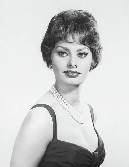 Framed Print : Sophia Loren, lare 1950s Framed Print : Sophia Loren, lare 1950s