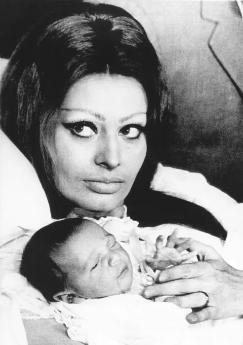 Framed Print : Sophia Loren with her son, Carlo Ponti Junior, at Cantonal Hospital in Geneva on Jan. 4, 1969. (CSU_2015_8_614)