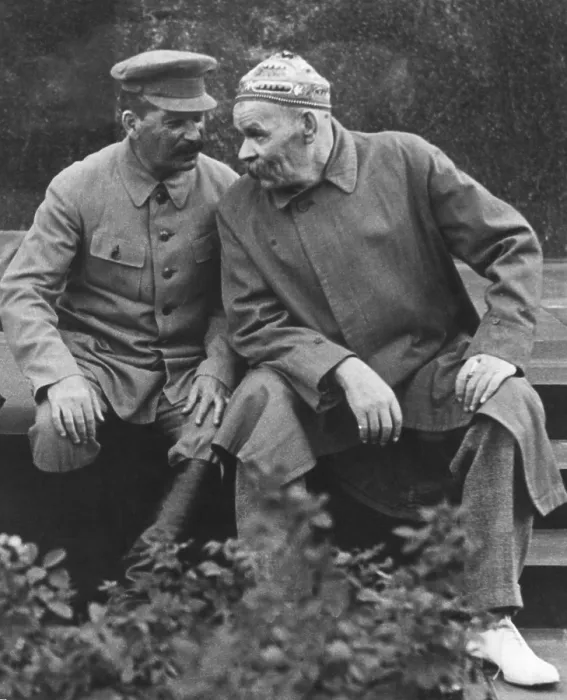 Framed Print : Soviet leader Josef Stalin (right) talking with Russian novelist and dramatist Maxim Gorky
