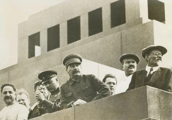 Framed Print : Soviet leaders witnessing the Great Sports Parade of over 100, 000 in Red Square, Moscow. June 29, 1933 Framed Print : Soviet leaders witnessing the Great Sports Parade of over 100, 000 in Red Square, Moscow. June 29, 1933