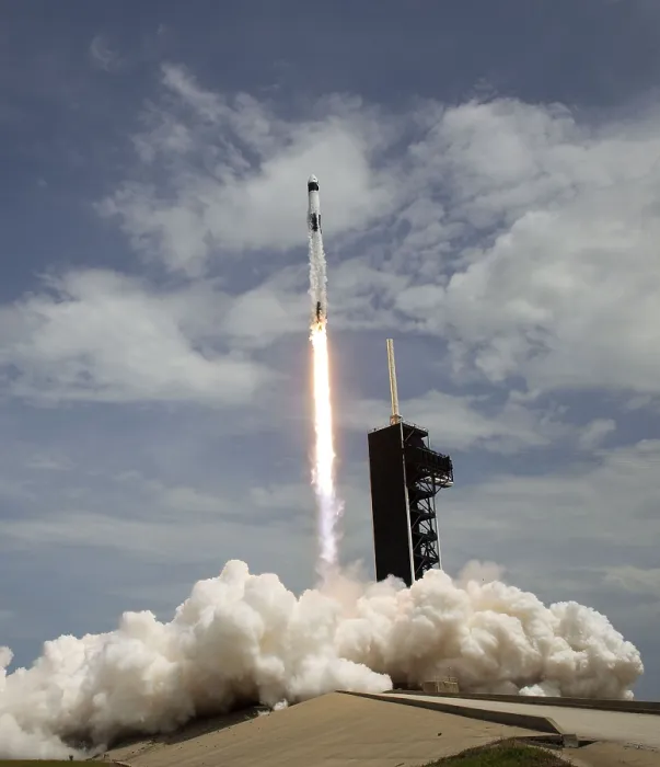 Framed Print : A SpaceX Falcon 9 rocket blasts off from Launch Complex 39A at Kennedy Space Center in Florida, May 30, 2020 Framed Print : A SpaceX Falcon 9 rocket blasts off from Launch Complex 39A at Kennedy Space Center in Florida, May 30, 2020