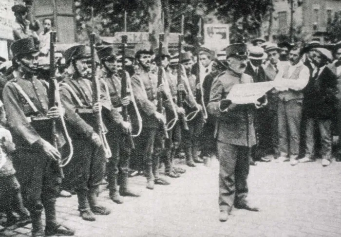 Framed Print : Spain (1917). General strike. The army proclamates the martial law (August). AISA / Everett Collection**US SALES ONLY**