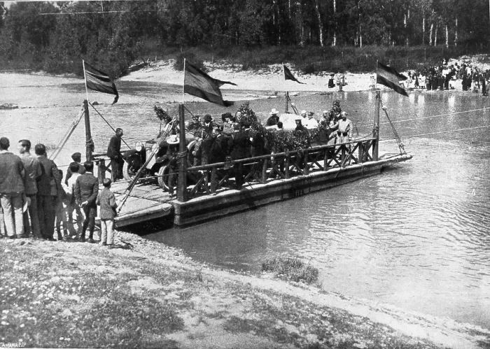 Framed Print : Spain (1925). The king Alfonso XIII visiting the reservoir of Guadalcacn. Image published in 'La Esfera' (16th May 1925). AISA / Everett Collection**US SALES ONLY**