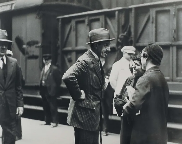 Framed Print : Spain (April 1931). Alfonso XIII in the train station in Paris after the exile. AISA / Everett Collection**US SALES ONLY**