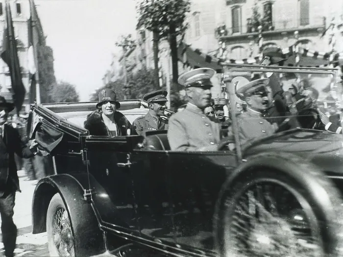 Framed Print : SPAIN. Barcelona. Kings Alfonso XIII and Victoria Eugenia de Battenberg in Barcelona (25th May 1929). AISA / Everett Collection**US SALES ONLY**