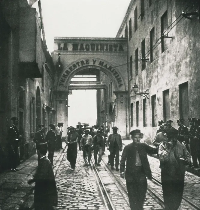 Framed Print : Spain. Barcelona. Metalworker's strike. Workers leaving the workshops of La Maquinista Terrestre y Martima, 29th Spetember 1910. AISA / Everett Collection**US SALES ONLY**