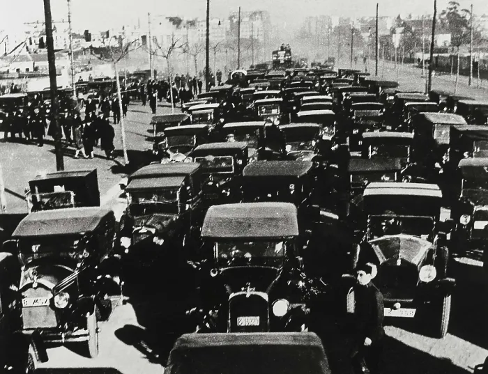 Framed Print : SPAIN. Barcelona. Spain (1925). Traffic jam in the Diagonal of Barcelona caused by cars going to a football match in the F.C. Barcelona Stadium Framed Print : SPAIN. Barcelona. Spain (1925). Traffic jam in the Diagonal of Barcelona caused by cars going to a football match in the F.C. Barcelona Stadium