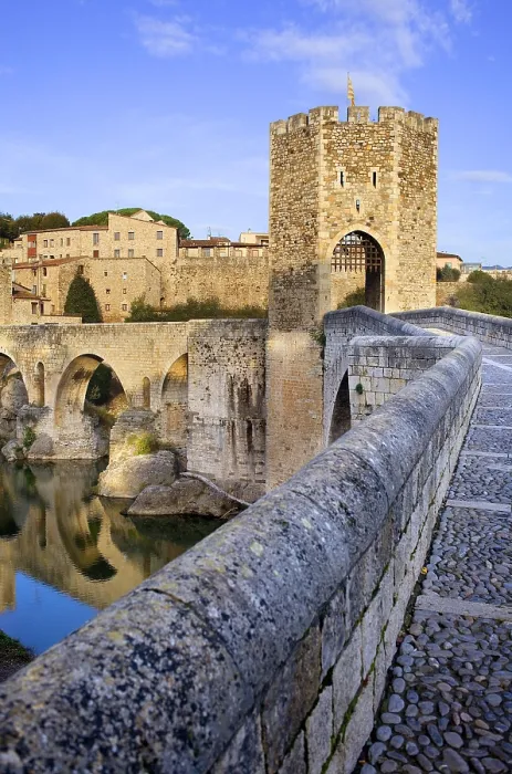 Framed Print : SPAIN. Besalu. Romanesque bridge over the Fluvi river. Romanesque art. - Lucas Vallecillos / Iberfoto / Everett Collection (258147)**US SALES ONLY** Framed Print : SPAIN. Besalu. Romanesque bridge over the Fluvi river. Romanesque art. - Lucas Vallecillos / Iberfoto / Everett Collection (258147)**US SALES ONLY**