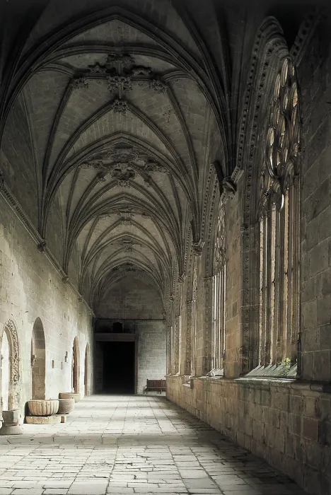 Framed Print : SPAIN. Burgo de Osma-Ciudad de Osma. St. Mary of the Assumption's Cathedral. Cloister (1512). Gothic art. Architecture. AISA / Everett Collection (11160)**US SALES ONLY** Framed Print : SPAIN. Burgo de Osma-Ciudad de Osma. St. Mary of the Assumption's Cathedral. Cloister (1512). Gothic art. Architecture. AISA / Everett Collection (11160)**US SALES ONLY**