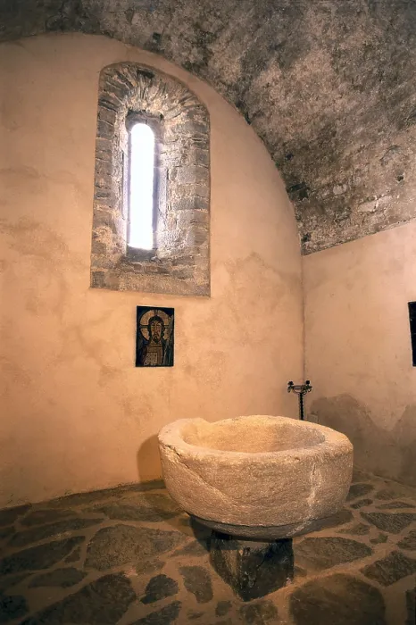 Framed Print : SPAIN. CATALONIA. Toses. Drria. Church of Sant Vctor de Drria (12th c.). Baptismal font. Romanesque art. Architecture. AISA / Everett Collection**US SALES ONLY**