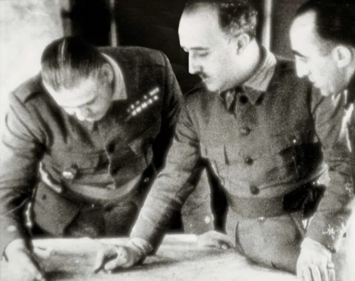Framed Print : Spain. Civil War (1936-1939). General Francisco Franco in the front preparing a strategic movement with General Agustn Muoz Grandes. AISA / Everett Collection**US SALES ONLY** Framed Print : Spain. Civil War (1936-1939). General Francisco Franco in the front preparing a strategic movement with General Agustn Muoz Grandes. AISA / Everett Collection**US SALES ONLY**