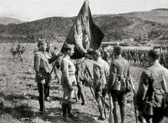 Framed Print : Spain. First swearing in allegiance to the flag of the Legion. Lieutenant Colonel Milln Astray and Major Francisco Franco next to the flag of the Infantry regiment No