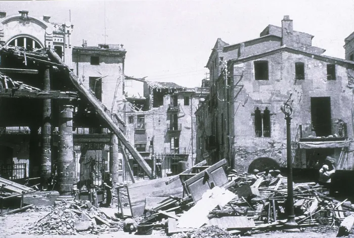 Framed Print : SPAIN. Granollers. Spanish Civil War (1936-1939). Bombardment of the Granollers market (October 1938). AISA / Everett Collection**US SALES ONLY**