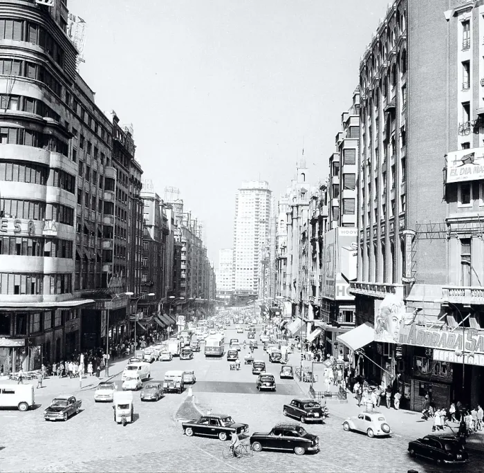 Framed Print : SPAIN. Madrid. Spain. Franco's dictatorship. Jos Antonio Primo de Rivera Avenue in Madrid (1950s). AISA / Everett Collection**US SALES ONLY** Framed Print : SPAIN. Madrid. Spain. Franco's dictatorship. Jos Antonio Primo de Rivera Avenue in Madrid (1950s). AISA / Everett Collection**US SALES ONLY**