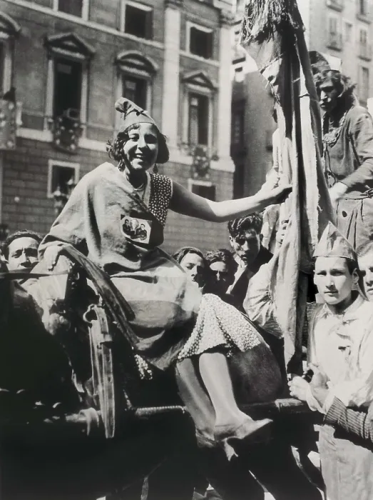 Framed Print : Spain. Proclamation of the Second Republic in the Plaza de la Constitucin of Madrid (14th April 1931). AISA / Everett Collection**US SALES ONLY** Framed Print : Spain. Proclamation of the Second Republic in the Plaza de la Constitucin of Madrid (14th April 1931). AISA / Everett Collection**US SALES ONLY**