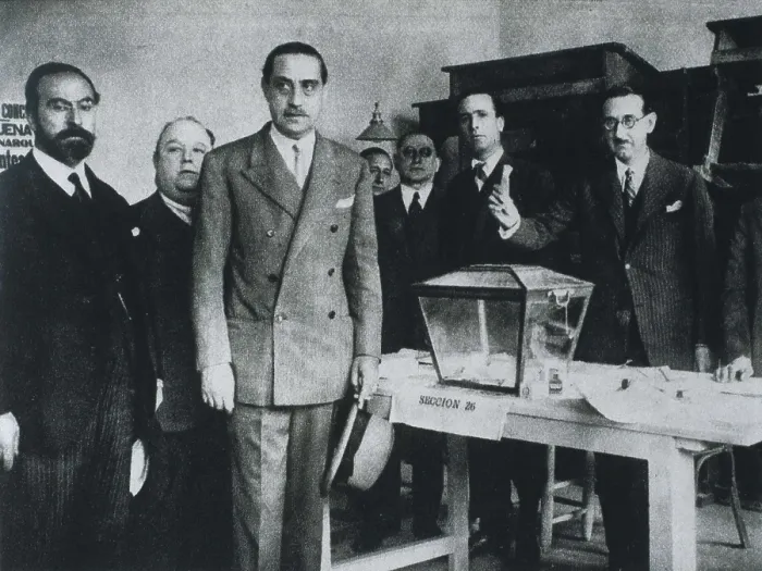 Framed Print : Spain. Second Republic (1931-1936). Fernado de los Ros (left) y Miguel Maura (third on the right) in the elections for the Constituent Cortes (Parliament, 28th June 1931) Framed Print : Spain. Second Republic (1931-1936). Fernado de los Ros (left) y Miguel Maura (third on the right) in the elections for the Constituent Cortes (Parliament, 28th June 1931)