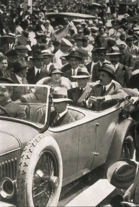 Framed Print : SPAIN. Sevilla. Spain (1927). The kings Alfonso XIII and Victoria Eugenia de Battenberg visiting Sevilla. Image published in the magazine 'Blanco y Negro' (1st May 1927)