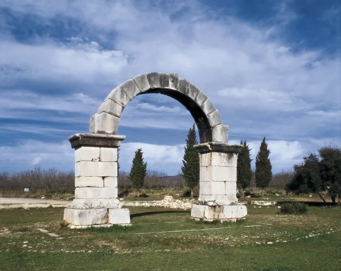 Framed Print : SPAIN. VALENCIAN COMMUNITY. CASTELLON. Cabanes. Roman arch of Cabanes (2nd c.), next to Via Augusta. Roman art. Early Empire. Architecture. - J Framed Print : SPAIN. VALENCIAN COMMUNITY. CASTELLON. Cabanes. Roman arch of Cabanes (2nd c.), next to Via Augusta. Roman art. Early Empire. Architecture. - J