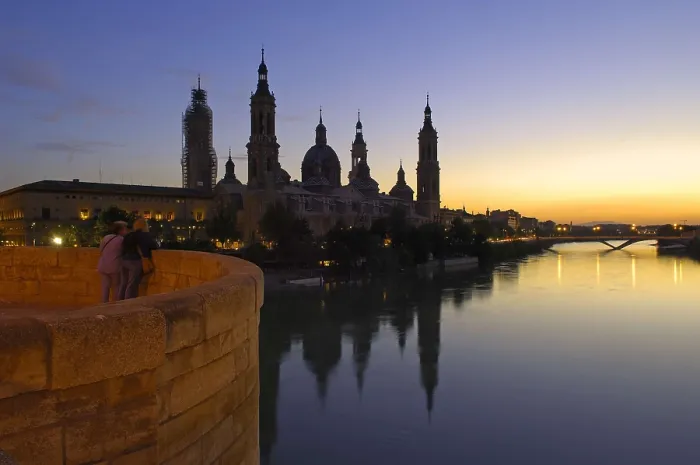 Framed Print : SPAIN. Zaragoza. Basilica of Our Lady of the Pilar and Ebro river from the Puente de Piedra (Stone Bridge). AISA / Everett Collection**US SALES ONLY** Framed Print : SPAIN. Zaragoza. Basilica of Our Lady of the Pilar and Ebro river from the Puente de Piedra (Stone Bridge). AISA / Everett Collection**US SALES ONLY**