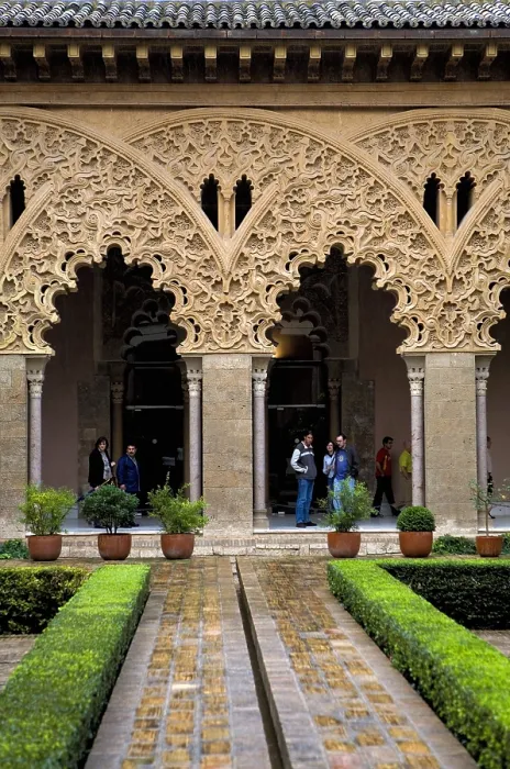 Framed Print : SPAIN. Zaragoza. La Aljaferia Palace. St Isabella's courtyard. Hispano-Moresque art. Taifas Kingdoms period. Architecture