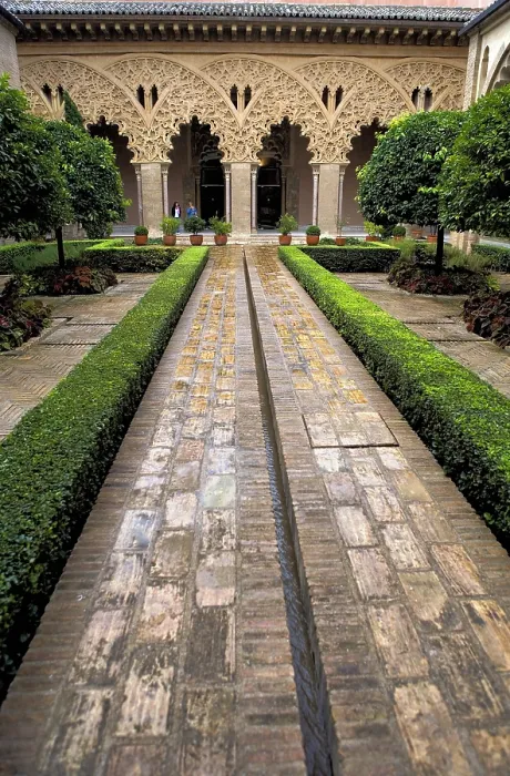 Framed Print : SPAIN. Zaragoza. La Aljaferia Palace. St Isabella's courtyard. Hispano-Moresque art. Taifas Kingdoms period. Architecture