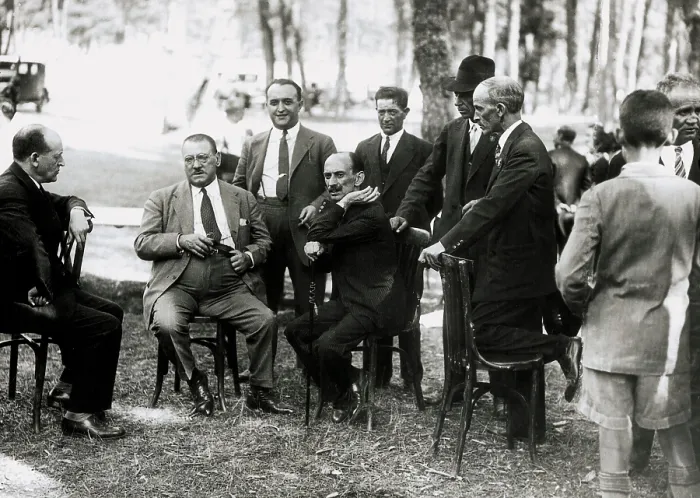 Framed Print : Spanish Civil War (1936-1939). Severiano Martnez Anido (sittingleft) together with the journalist Manuel Delgado Barreto. AISA / Everett Collection (103210)**US SALES ONLY**