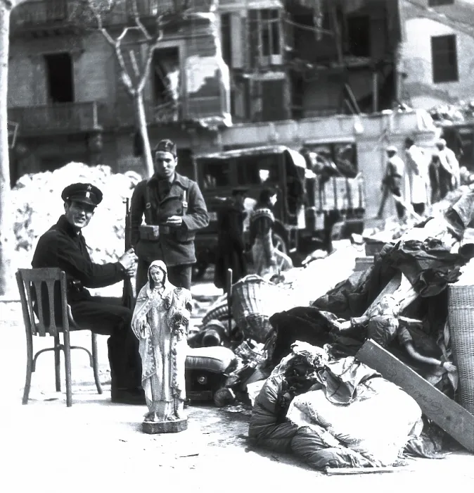 Framed Print : Spanish Civil War (1936-1939). Barcelona. Surveillance after a bombardment (March 1937). SPAIN. Madrid. National Historical Archive of Madrid Framed Print : Spanish Civil War (1936-1939). Barcelona. Surveillance after a bombardment (March 1937). SPAIN. Madrid. National Historical Archive of Madrid