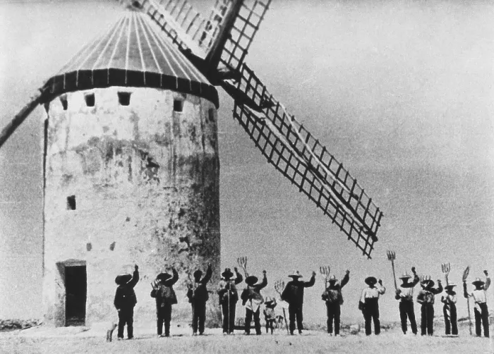 Framed Print : Spanish Civil War (1936-1939). Castilian farmers saluting the troops that go to the front. SPAIN. Barcelona. Historical Archive of Barcelona Framed Print : Spanish Civil War (1936-1939). Castilian farmers saluting the troops that go to the front. SPAIN. Barcelona. Historical Archive of Barcelona