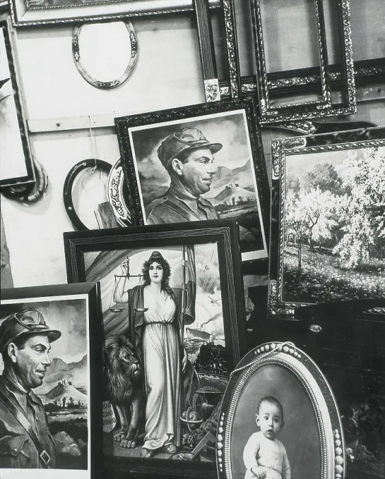 Framed Print : Spanish Civil War (1936-1939). Shop window in Valencia (1937). Photography by Kati Horna. SPAIN. Salamanca. Archivo Histrico Nacional. AISA / Everett Collection**US SALES ONLY** Framed Print : Spanish Civil War (1936-1939). Shop window in Valencia (1937). Photography by Kati Horna. SPAIN. Salamanca. Archivo Histrico Nacional. AISA / Everett Collection**US SALES ONLY**