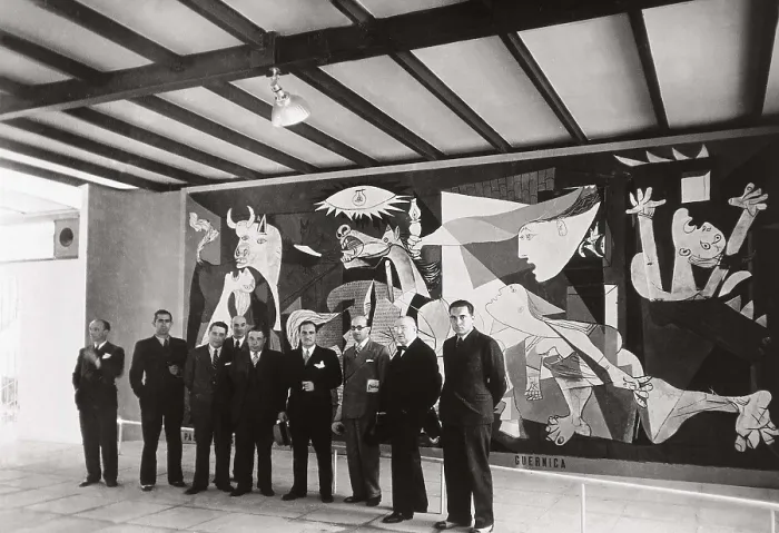 Framed Print : Spanish Civil War. Republican side. Organizers of the Spanish Pavilion in the International Exhibition of Paris (1937) in front of Pablo Picasso's 'Guernica'. SPAIN Framed Print : Spanish Civil War. Republican side. Organizers of the Spanish Pavilion in the International Exhibition of Paris (1937) in front of Pablo Picasso's 'Guernica'. SPAIN