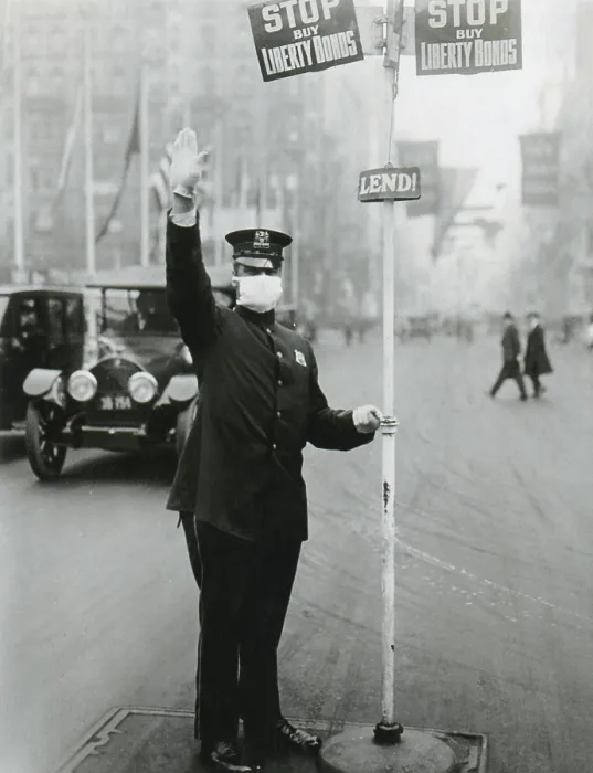 Framed Print : Spanish Flu Epidemic 1918-1919 in America. Traffic policeman in New York City wearing a gauze mask for protection against influenza. Oct. 16, 1918 (BSLOC_2016_11_110) Framed Print : Spanish Flu Epidemic 1918-1919 in America. Traffic policeman in New York City wearing a gauze mask for protection against influenza. Oct. 16, 1918 (BSLOC_2016_11_110)