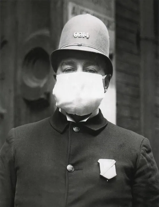 Framed Print : Spanish Flu Epidemic 1918-1919 in America. Policeman in Seattle, Washington, wearing mask provided by the Red Cross to prevent the spread of influenza. Oct