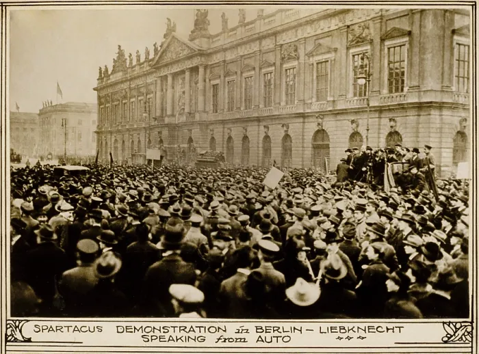 Framed Print : Spartacus League demonstration in Berlin in 1918. At right, leader Karl Leibknecht speaks from an auto advocating a Soviet style leftist revolution (BSLOC_2020_2_158)