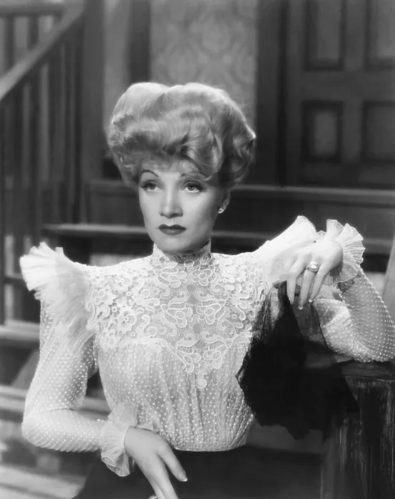 Framed Print : THE SPOILERS, Marlene Dietrich, 1942