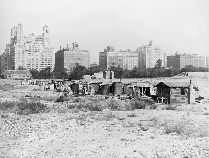 Framed Print : Squatter's shacks in Central Park with the landmark Dakota Apartment building in the background