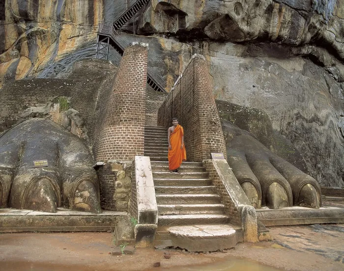 Framed Print : SRI LANKA. ANURADHAPURA. Sigiriya. Sigiriya Rock. The stairway above the Lion Gate. AISA / Everett Collection**US SALES ONLY**