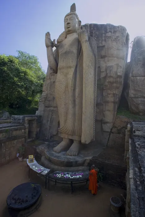 Framed Print : SRI LANKA. Aukana. Aukana Buddha (5th c.), 12 m. high. AISA / Everett Collection**US SALES ONLY**