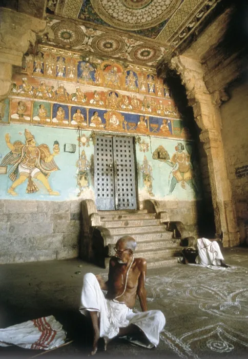 Framed Print : Srirangam Temple. 13-14 Century. INDIA. TAMIL NADU. Srirangam. Temple of Srirangam. Hindu art. Chola art. AISA / Everett Collection**US SALES ONLY** Framed Print : Srirangam Temple. 13-14 Century. INDIA. TAMIL NADU. Srirangam. Temple of Srirangam. Hindu art. Chola art. AISA / Everett Collection**US SALES ONLY**