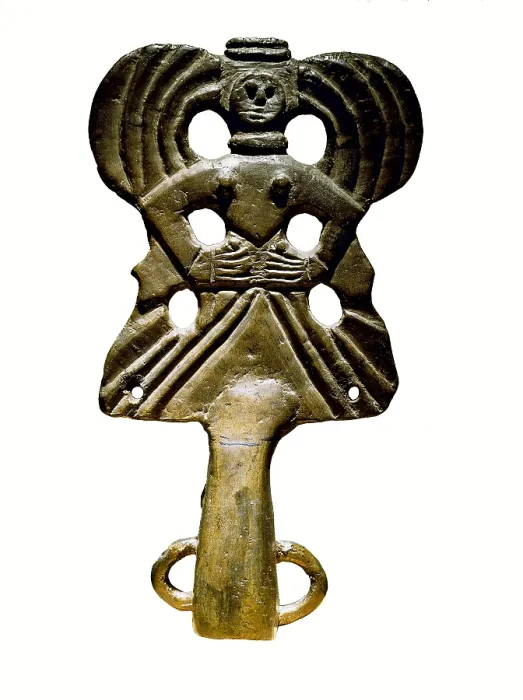 Framed Print : Staff Head. Bronze, 17 cm. 4th century BC. Proceeds from Alexandropol Barrow, Ukraine. Scythian Art. Jewelry. RUSSIA. Saint Petersburg. State Hermitage Museum. Proc: UKRAINE