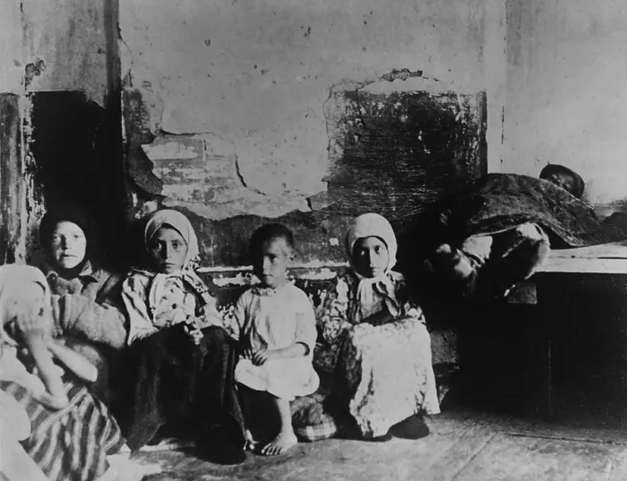 Framed Print : Starving children, deserted by their parents, at Samara, in the Volga District, 1921. American Relief Administration was distributing food in the region (BSLOC_2017_2_25) Framed Print : Starving children, deserted by their parents, at Samara, in the Volga District, 1921. American Relief Administration was distributing food in the region (BSLOC_2017_2_25)