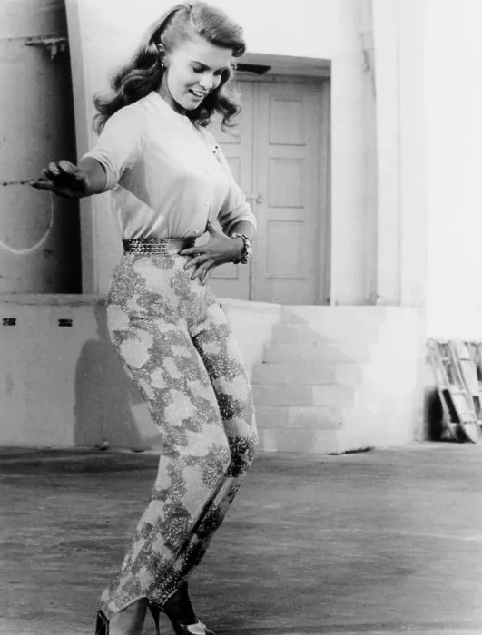 Framed Print : STATE FAIR, Ann-Margret, rehearsing her dance steps on the studio lot, 1962, TM and Copyright 20th Century-Fox Film Corp. All Rights Reserved. Courtesy: Everett Collection