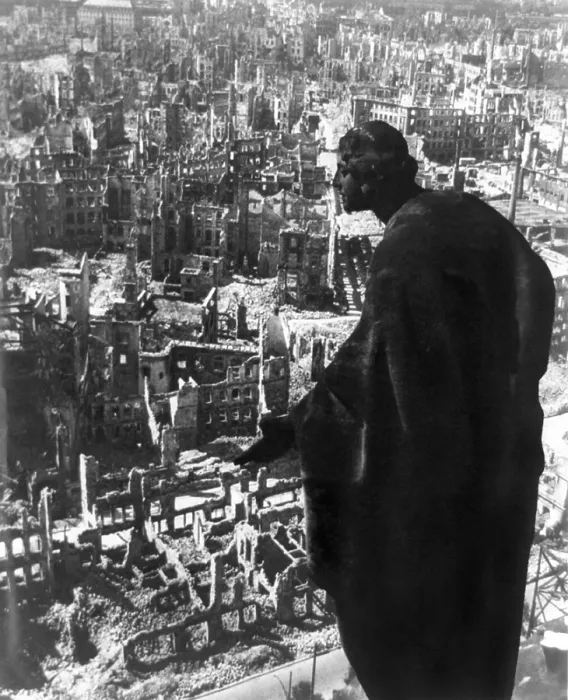 Framed Print : Statue overlooking Dresden, Germany, after fire bombing during World War 2. View of the destroyed city from the city hall (Rathaus) Framed Print : Statue overlooking Dresden, Germany, after fire bombing during World War 2. View of the destroyed city from the city hall (Rathaus)