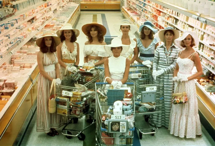 Framed Print : THE STEPFORD WIVES, Toni Reid, Carole Mallory, Tina Louise, Katherine Ross, Paula Prentiss, Barbara Rucker, Nanette Newman, Judith Baldwin, 1975