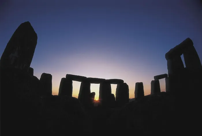 Framed Print : Stonehenge. UNITED KINGDOM. ENGLAND. SOUTH WEST ENGLAND. Amesbury. Stonehenge. Neolithic and Bronze Age megalithic monument (c. 1700-1300 BC). Neolithic art. ; Bronze Age