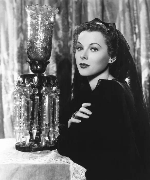 Framed Print : THE STRANGE WOMAN, Hedy Lamarr, 1946 Framed Print : THE STRANGE WOMAN, Hedy Lamarr, 1946