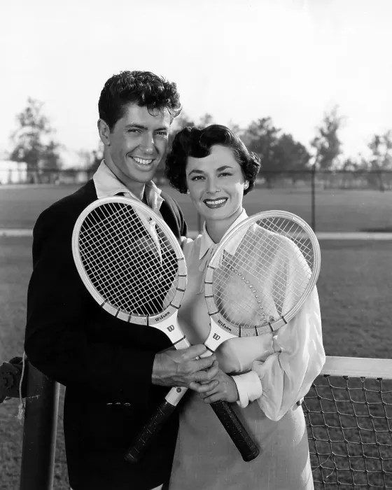 Framed Print : STRANGERS ON A TRAIN, Farley Granger, Ruth Roman, 1951 Framed Print : STRANGERS ON A TRAIN, Farley Granger, Ruth Roman, 1951